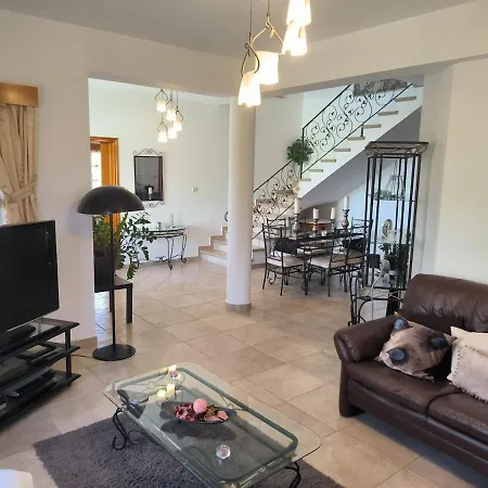 A Touch Of Luxury - Ambelli -
